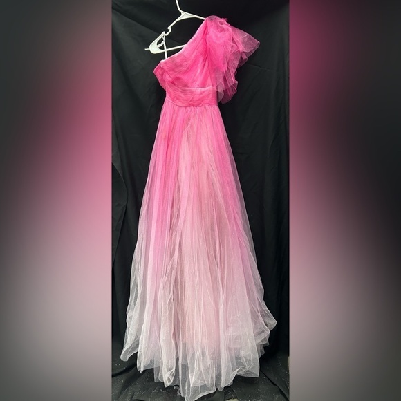 MAC DUGGAL 20377 NWOT Glitter Ombre Ruffled One Shoulder Ballgown - Picture 4 of 6